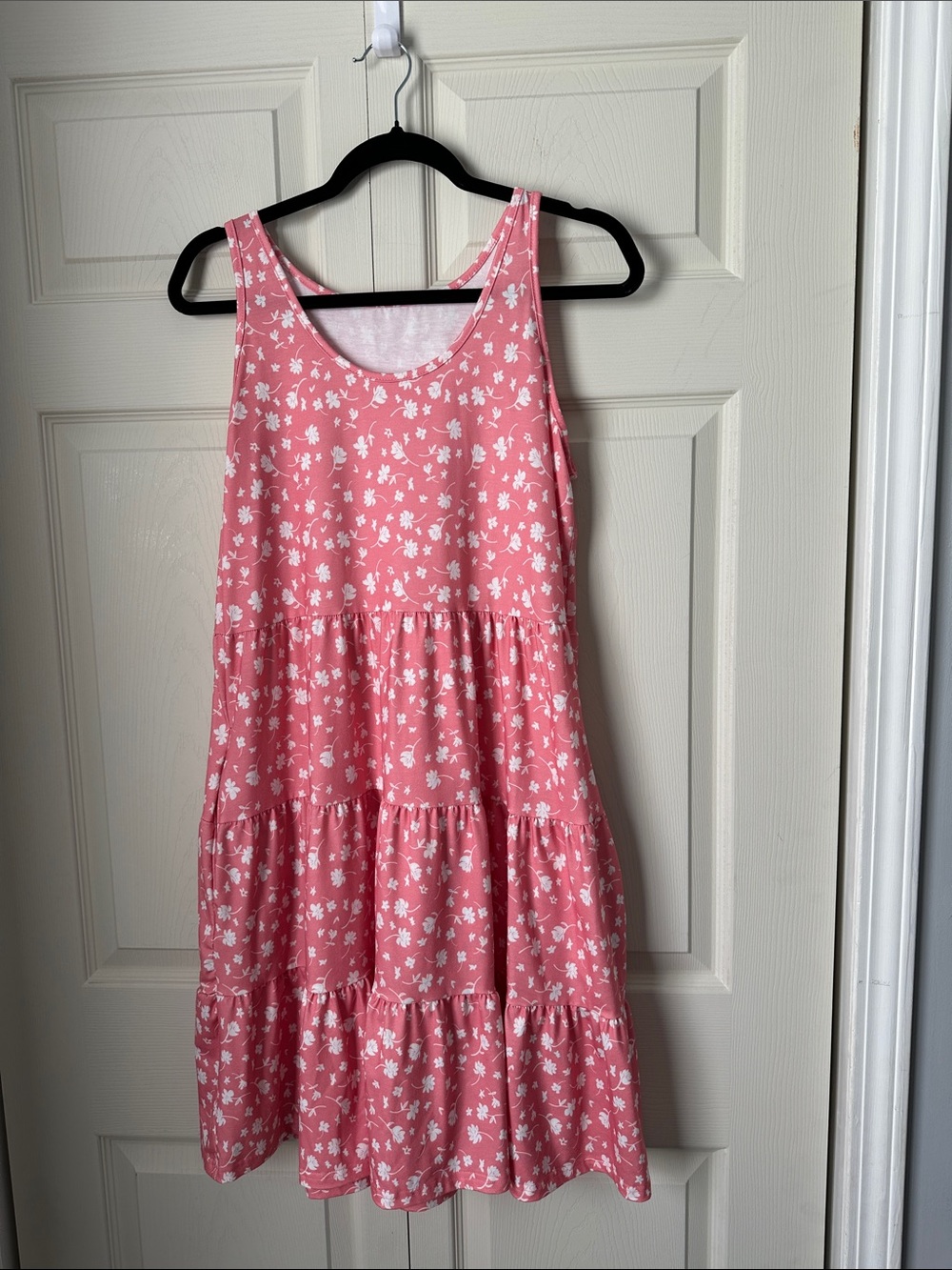 Women’s Pink Floral Tiered Sleeveless Casual Dress with Pockets